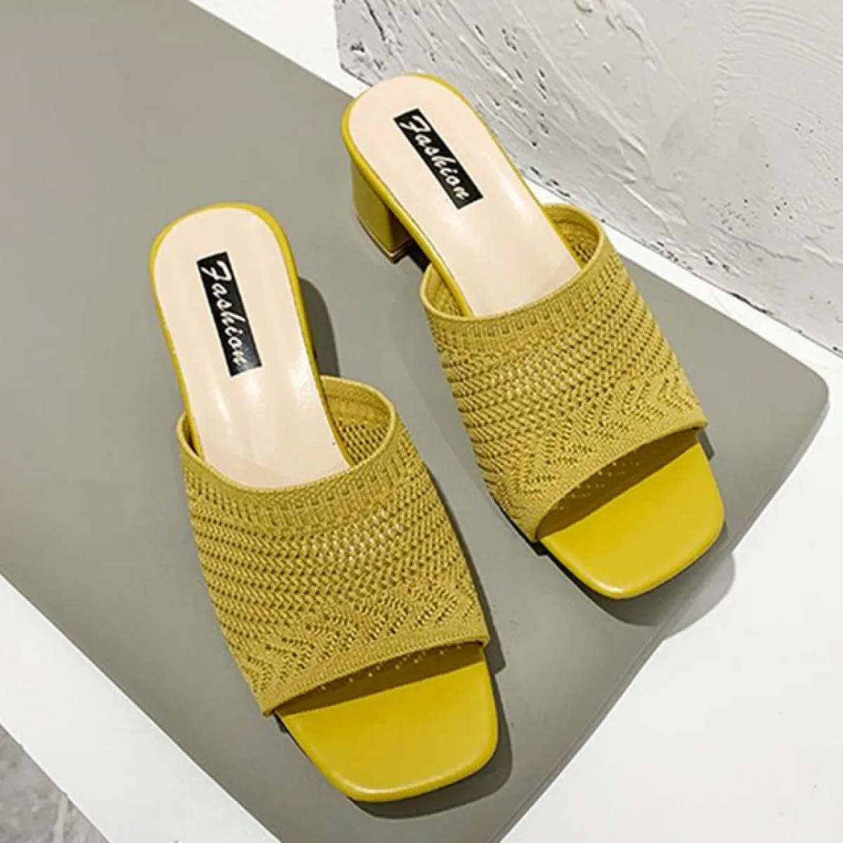 Sandali estivi nuovi da donna Scarpe casual traspiranti in rete Sandali firmati di marca e pantofole Sandali leggeri e comodi